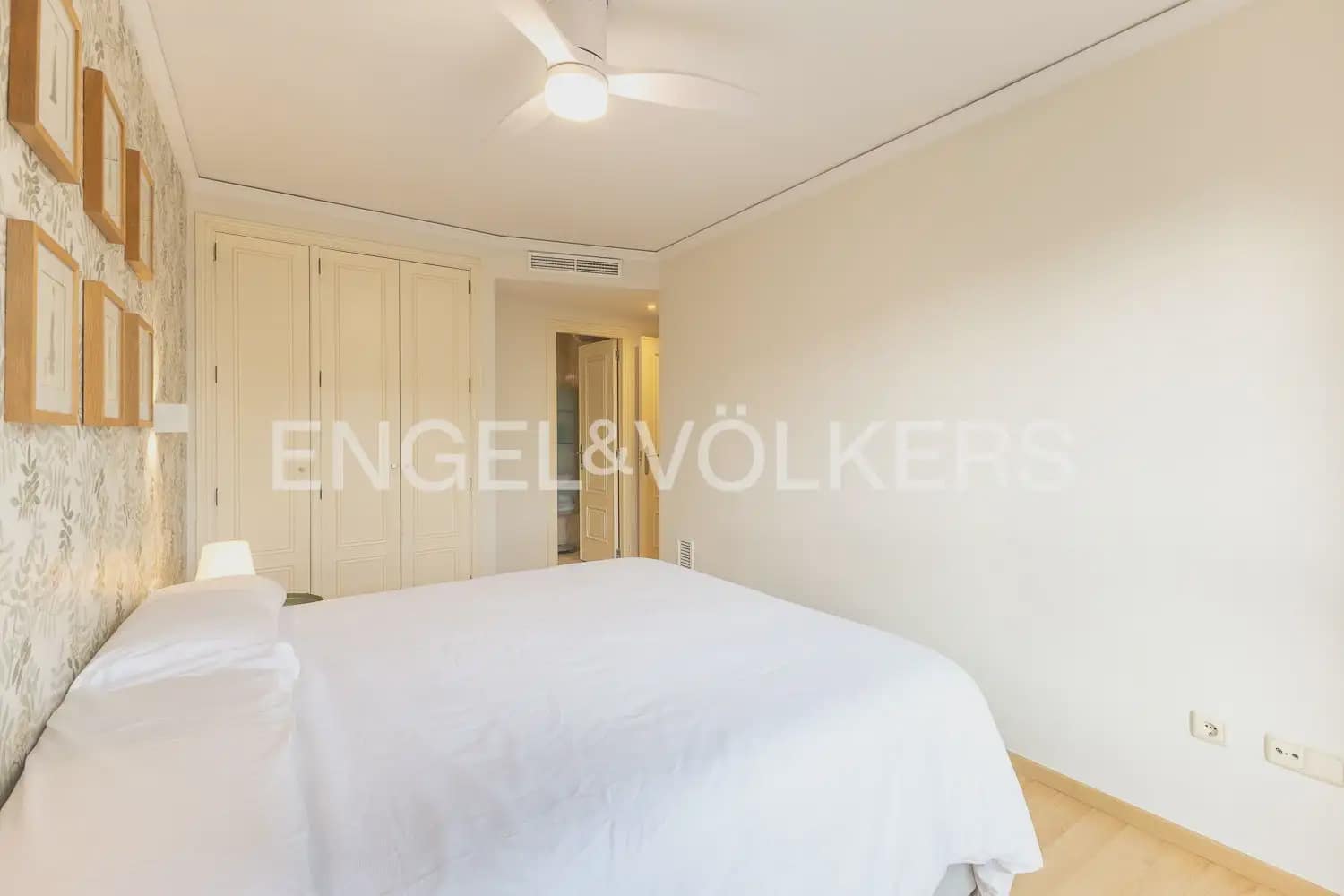 3 bedroom Flat for rent in Valencia city with pool garage - € 2,100 (Ref: 10141391)