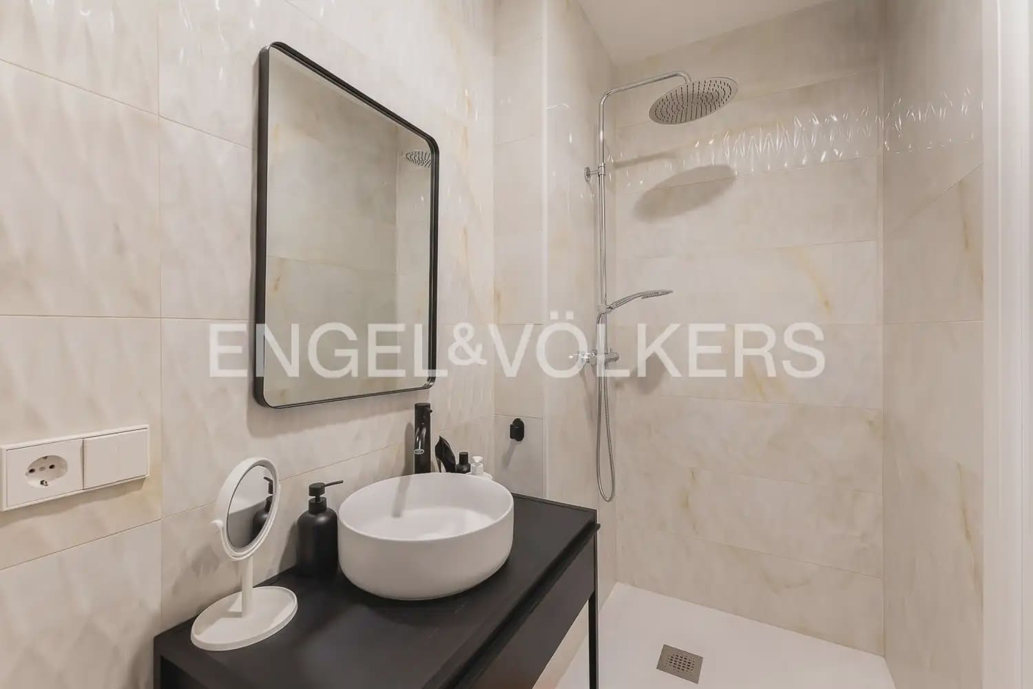 6 soveværelse Byhus til salg i Tavernes Blanques - € 495.000 (Ref: 10144876)