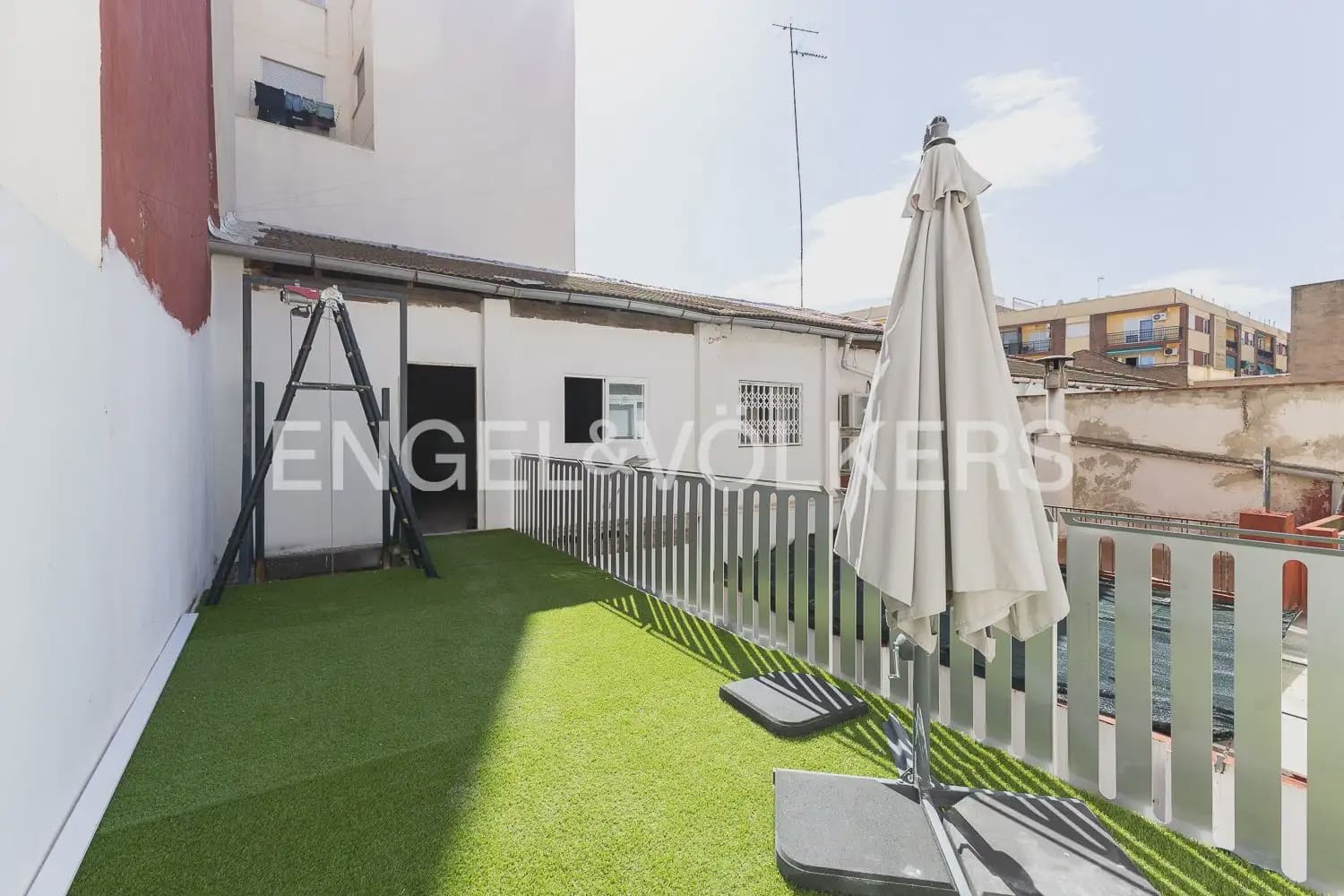 6 soveværelse Byhus til salg i Tavernes Blanques - € 495.000 (Ref: 10144876)