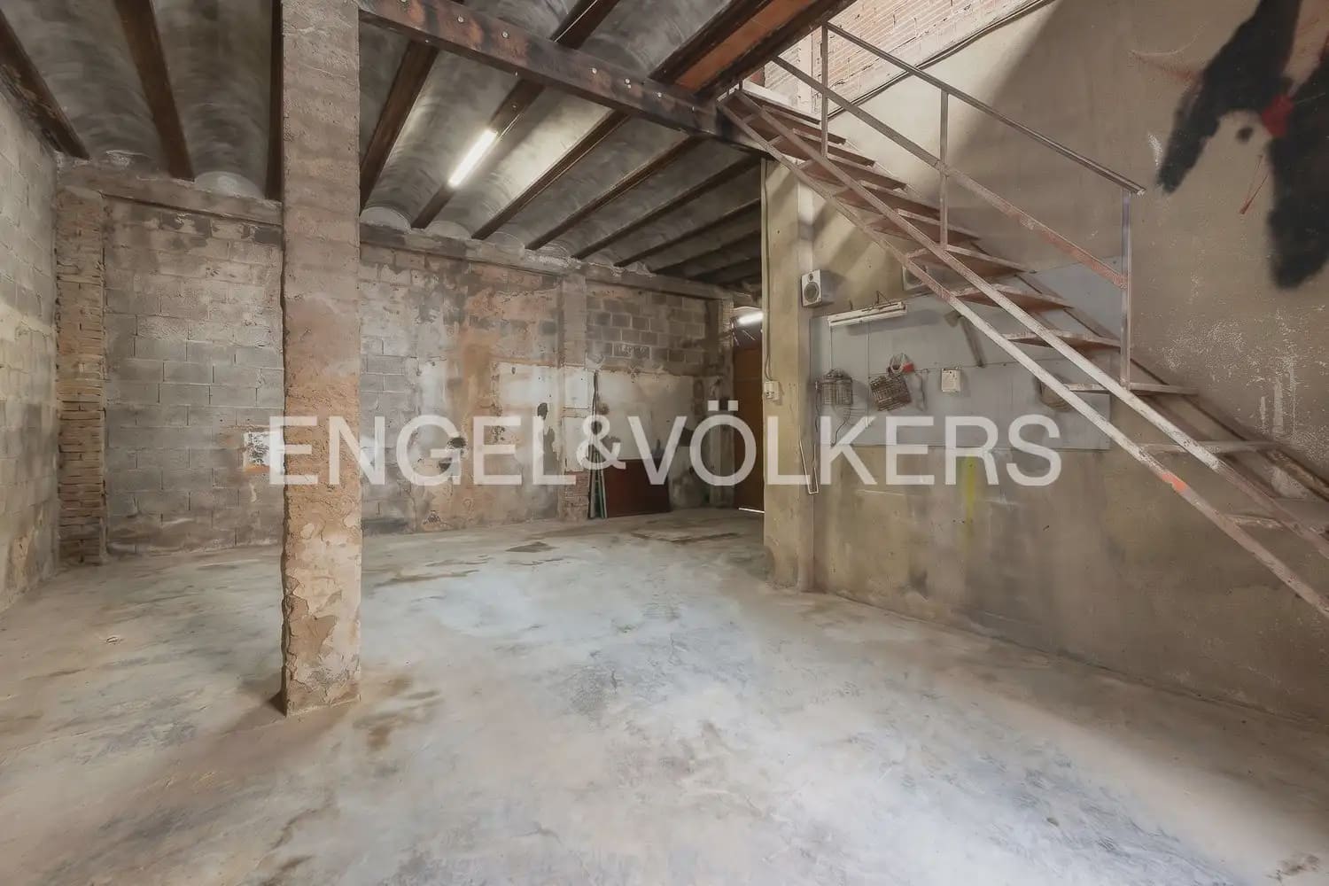 6 soveværelse Byhus til salg i Tavernes Blanques - € 495.000 (Ref: 10144876)