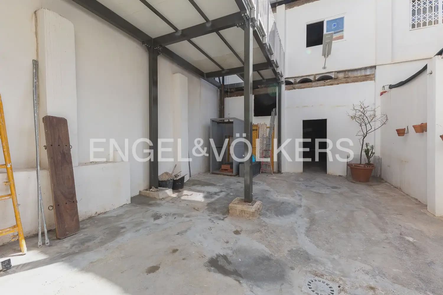 6 soveværelse Byhus til salg i Tavernes Blanques - € 495.000 (Ref: 10144876)