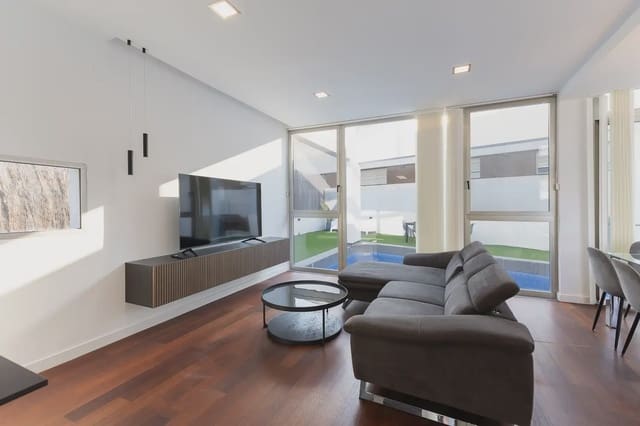 5 sypialnia Willa do wynajęcia w Godella z basenem garażem - 3 500 € (Ref: 10144877)