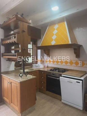 4 soveværelse Rækkehus til leje i Bétera - € 1.600 (Ref: 10144988)