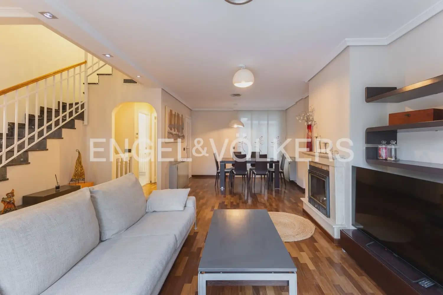 4 soveværelse Rækkehus til leje i Almassera med garage - € 2.000 (Ref: 10145253)