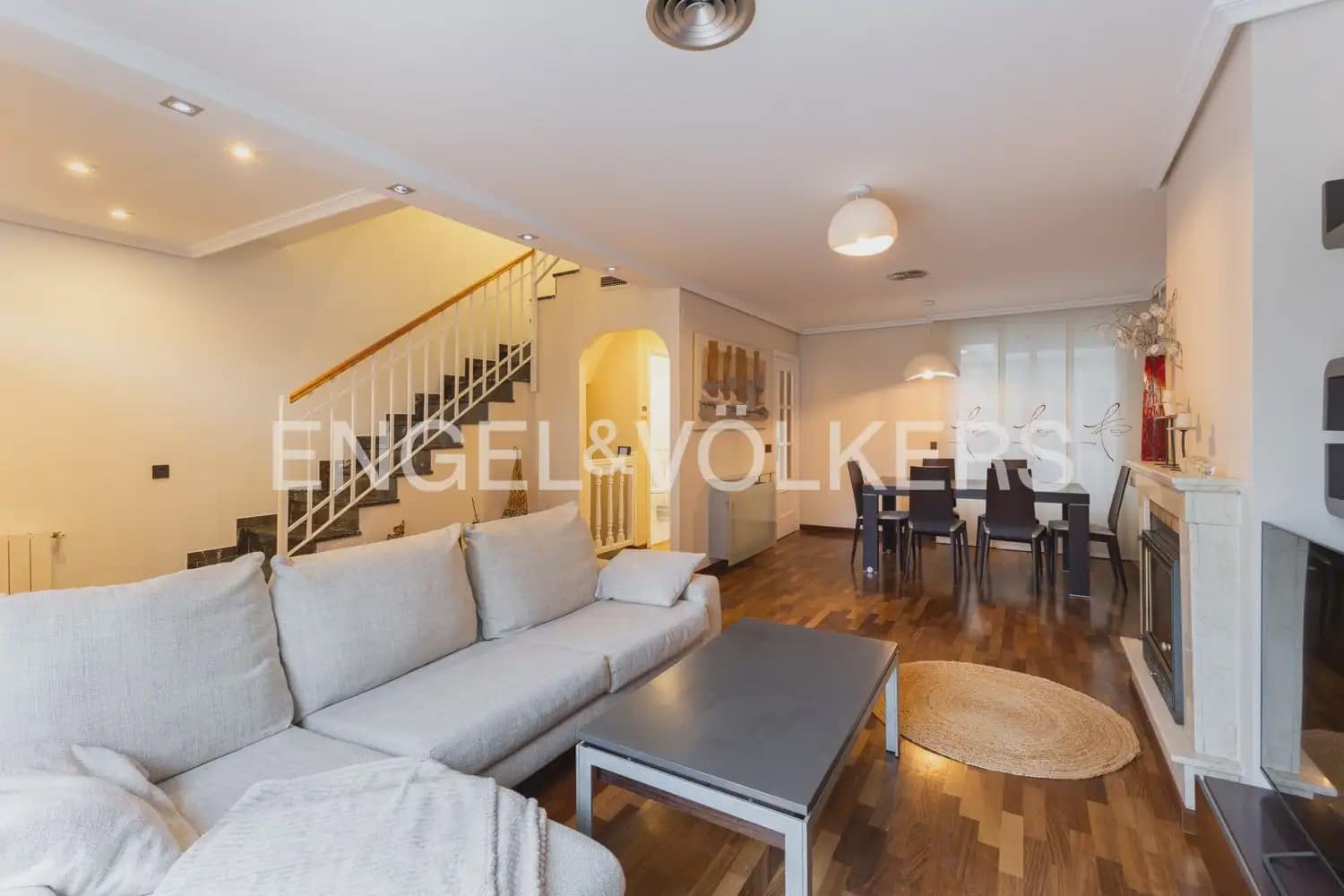 4 soveværelse Rækkehus til leje i Almassera med garage - € 2.000 (Ref: 10145253)