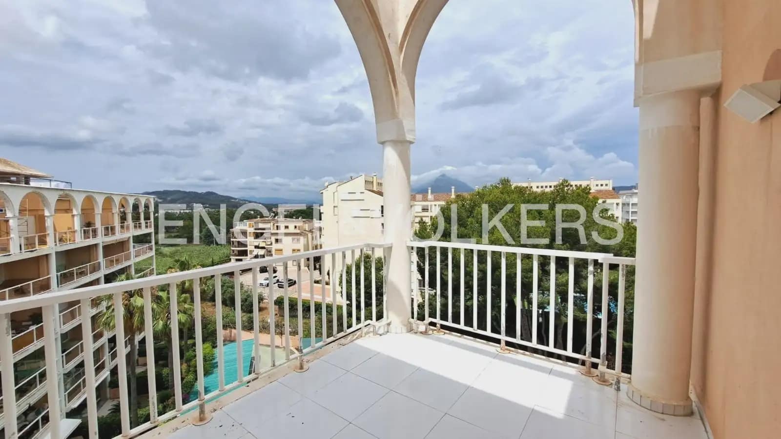 2 quarto Penthouse para arrendar em Javea / Xabia com piscina garagem - 1 500 € (Ref: 10145254)