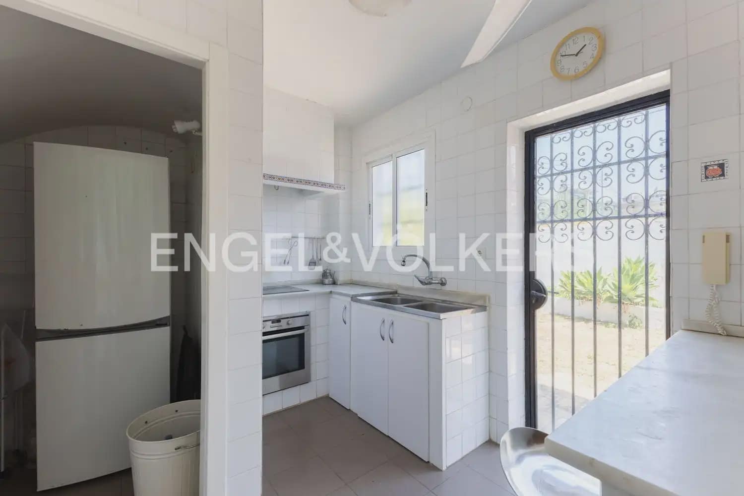 4 soverom Villa til salgs i Paterna med svømmebasseng garasje - € 670 000 (Ref: 10145255)