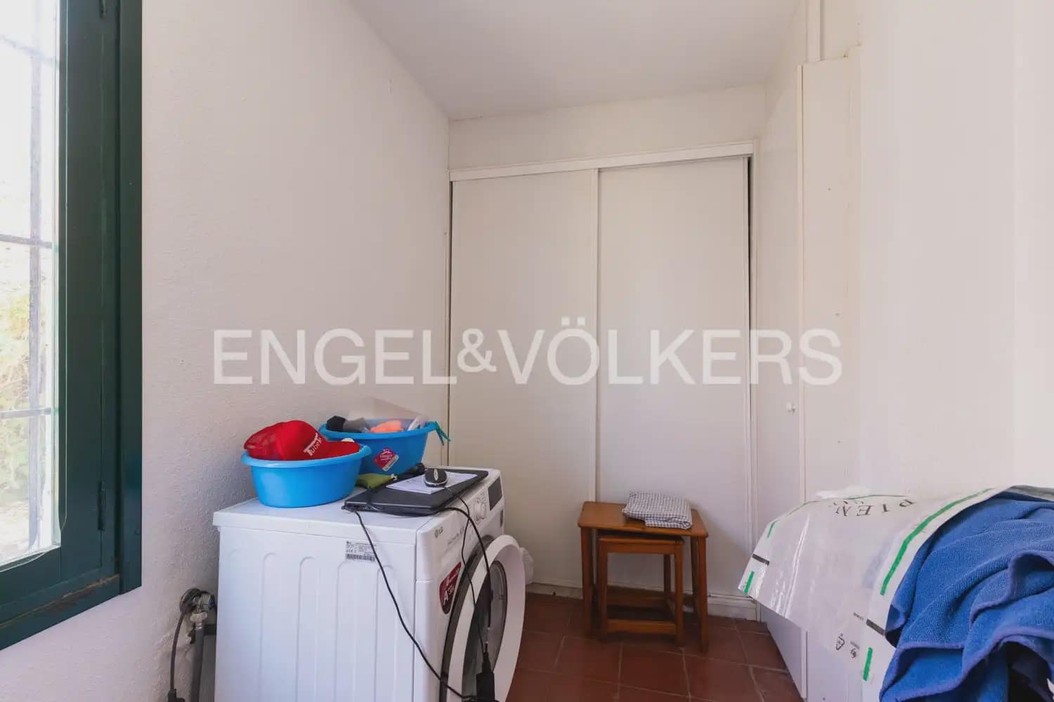 4 soverom Villa til salgs i Paterna med svømmebasseng garasje - € 670 000 (Ref: 10145255)