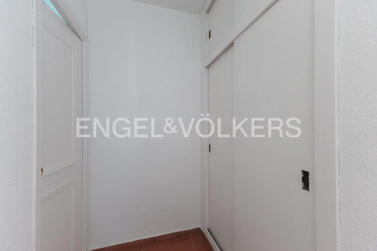 4 soverom Villa til salgs i Paterna med svømmebasseng garasje - € 670 000 (Ref: 10145255)