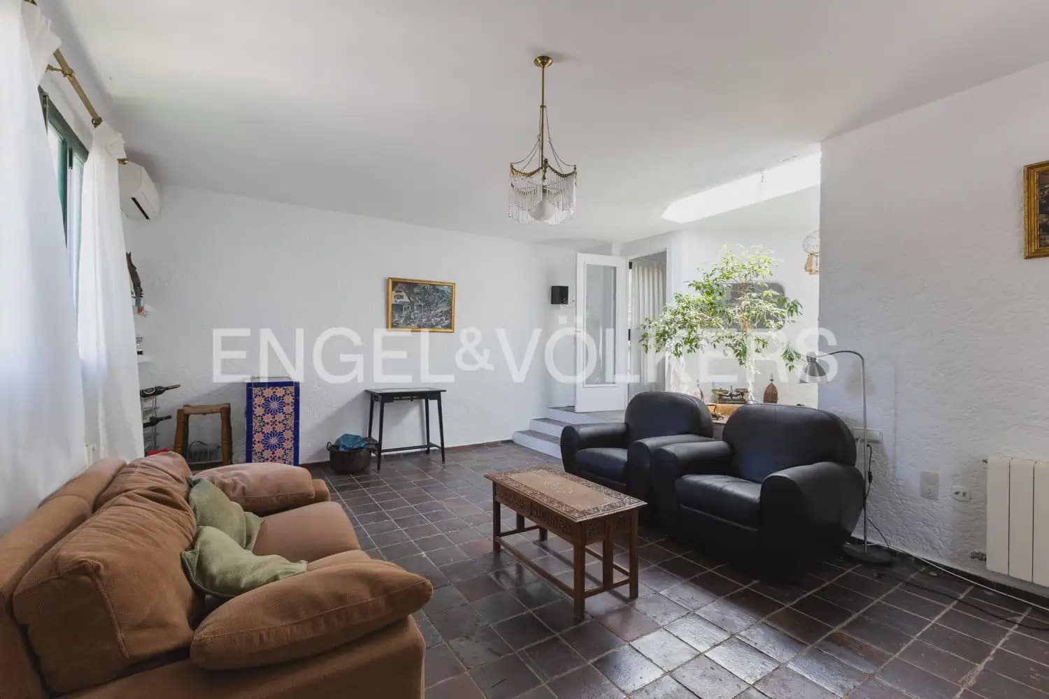 4 soverom Villa til salgs i Paterna med svømmebasseng garasje - € 670 000 (Ref: 10145255)