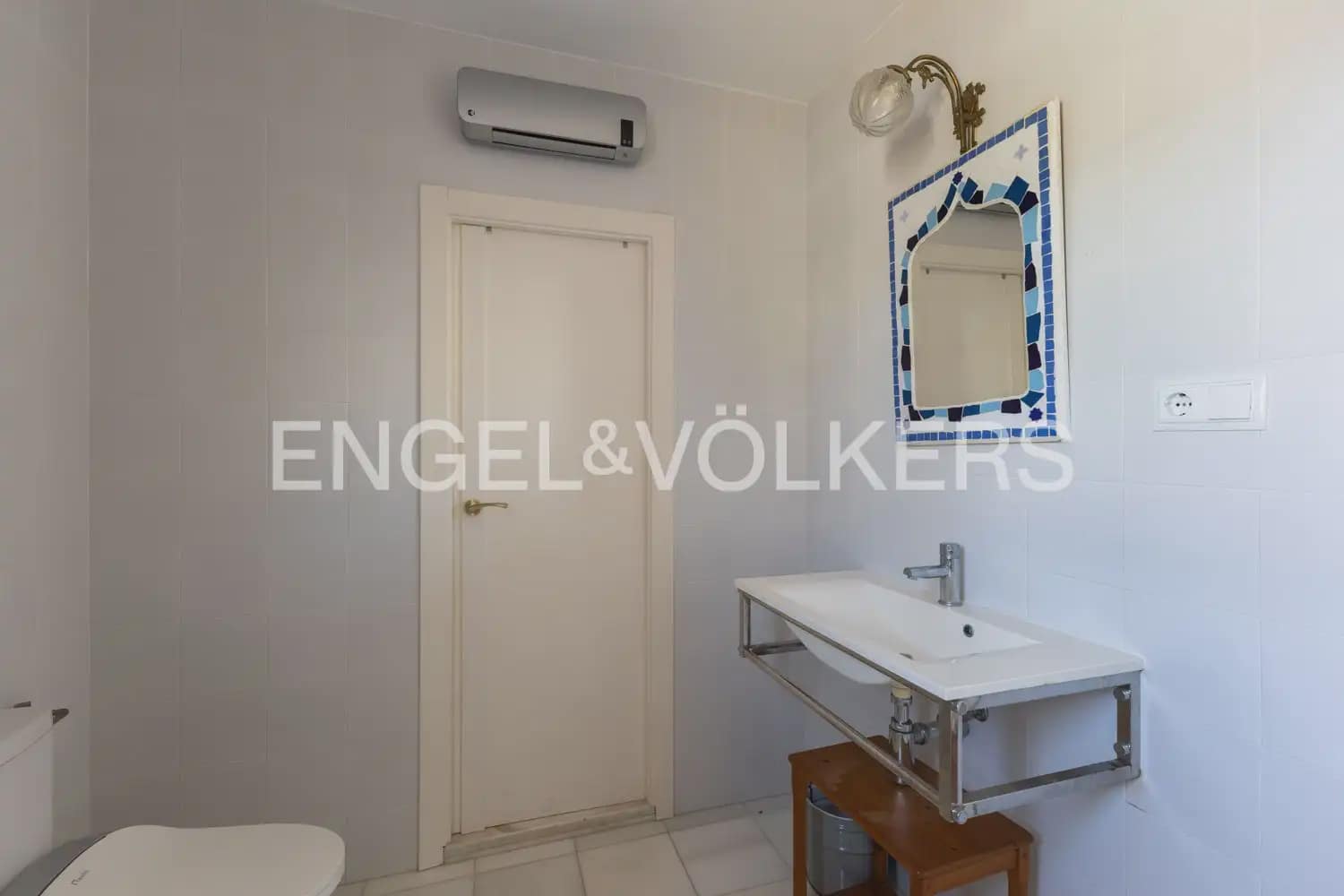 4 soverom Villa til salgs i Paterna med svømmebasseng garasje - € 670 000 (Ref: 10145255)