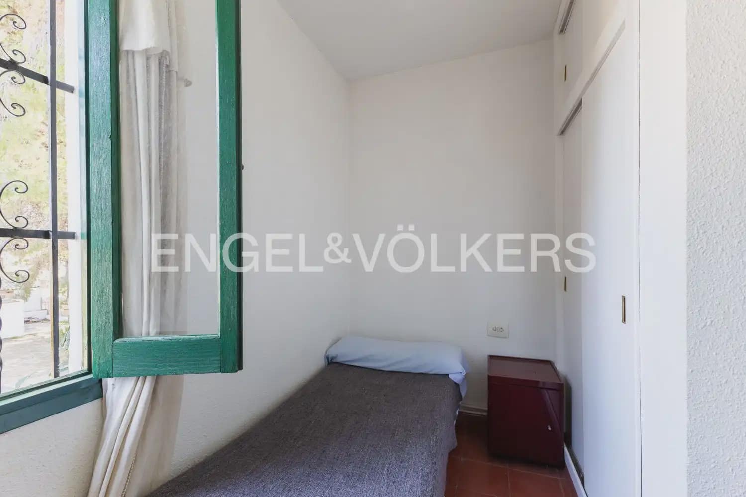 4 soverom Villa til salgs i Paterna med svømmebasseng garasje - € 670 000 (Ref: 10145255)