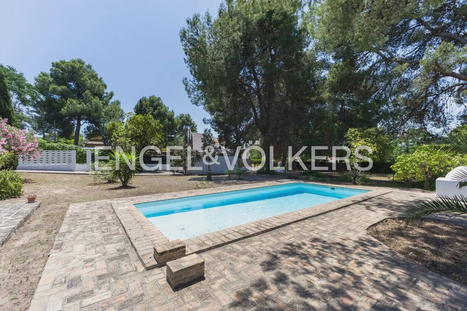 4 soverom Villa til salgs i Paterna med svømmebasseng garasje - € 670 000 (Ref: 10145255)