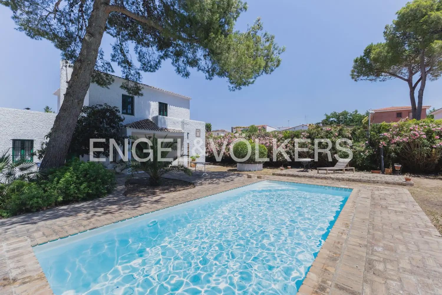 4 soverom Villa til salgs i Paterna med svømmebasseng garasje - € 670 000 (Ref: 10145255)