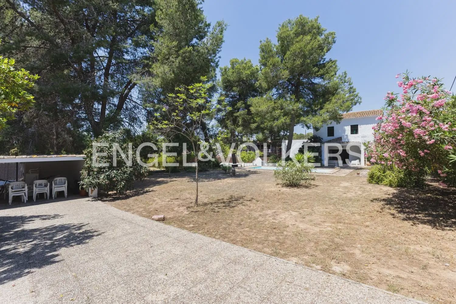 4 soverom Villa til salgs i Paterna med svømmebasseng garasje - € 670 000 (Ref: 10145255)
