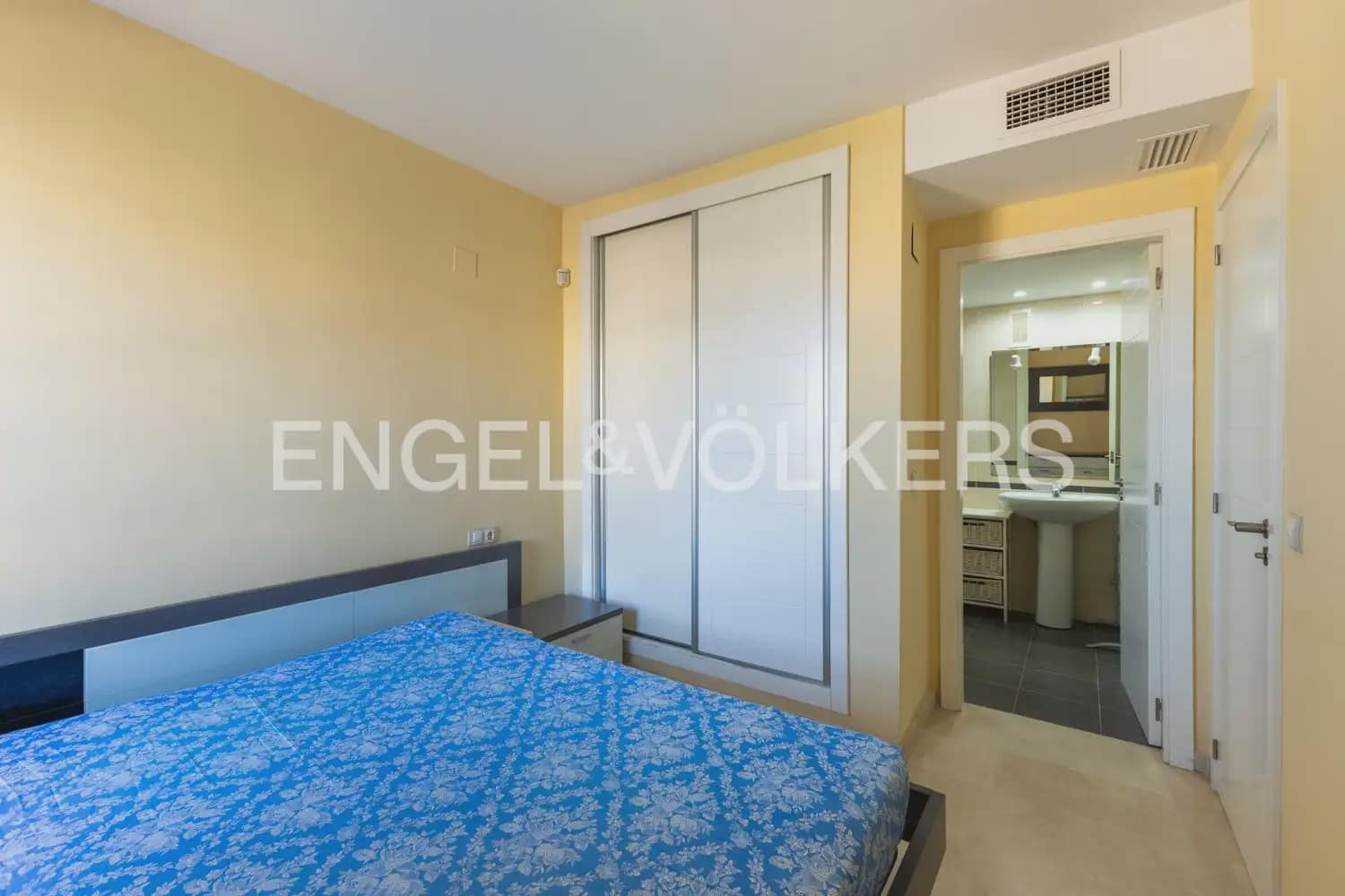 1 slaapkamer Flat te huur in Puig met zwembad garage - € 1.000 (Ref: 10153860)