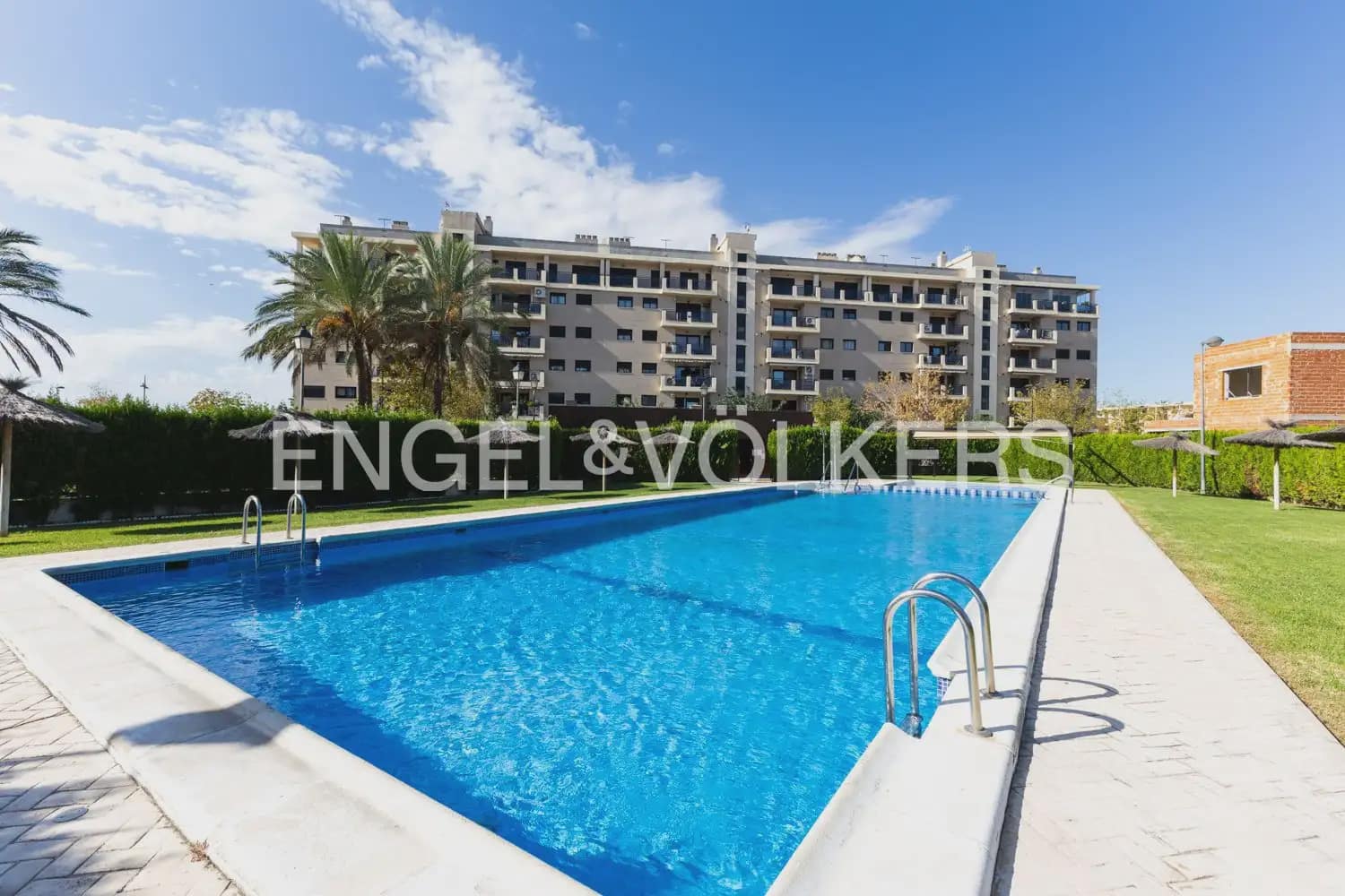 1 slaapkamer Flat te huur in Puig met zwembad garage - € 1.000 (Ref: 10153860)