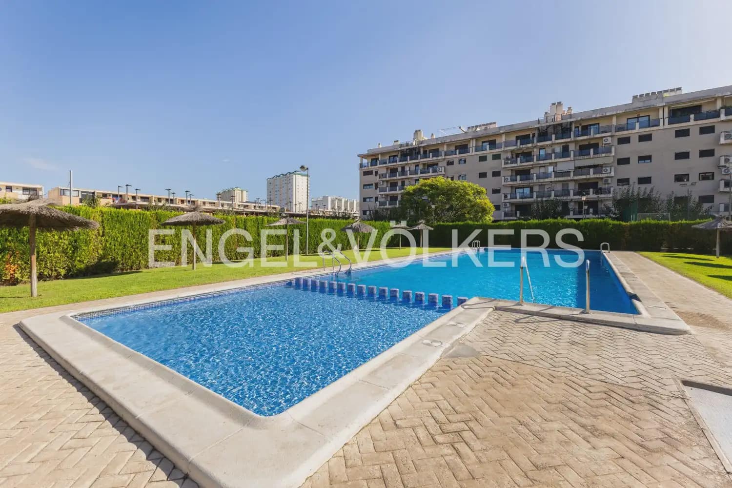 1 slaapkamer Flat te huur in Puig met zwembad garage - € 1.000 (Ref: 10153860)