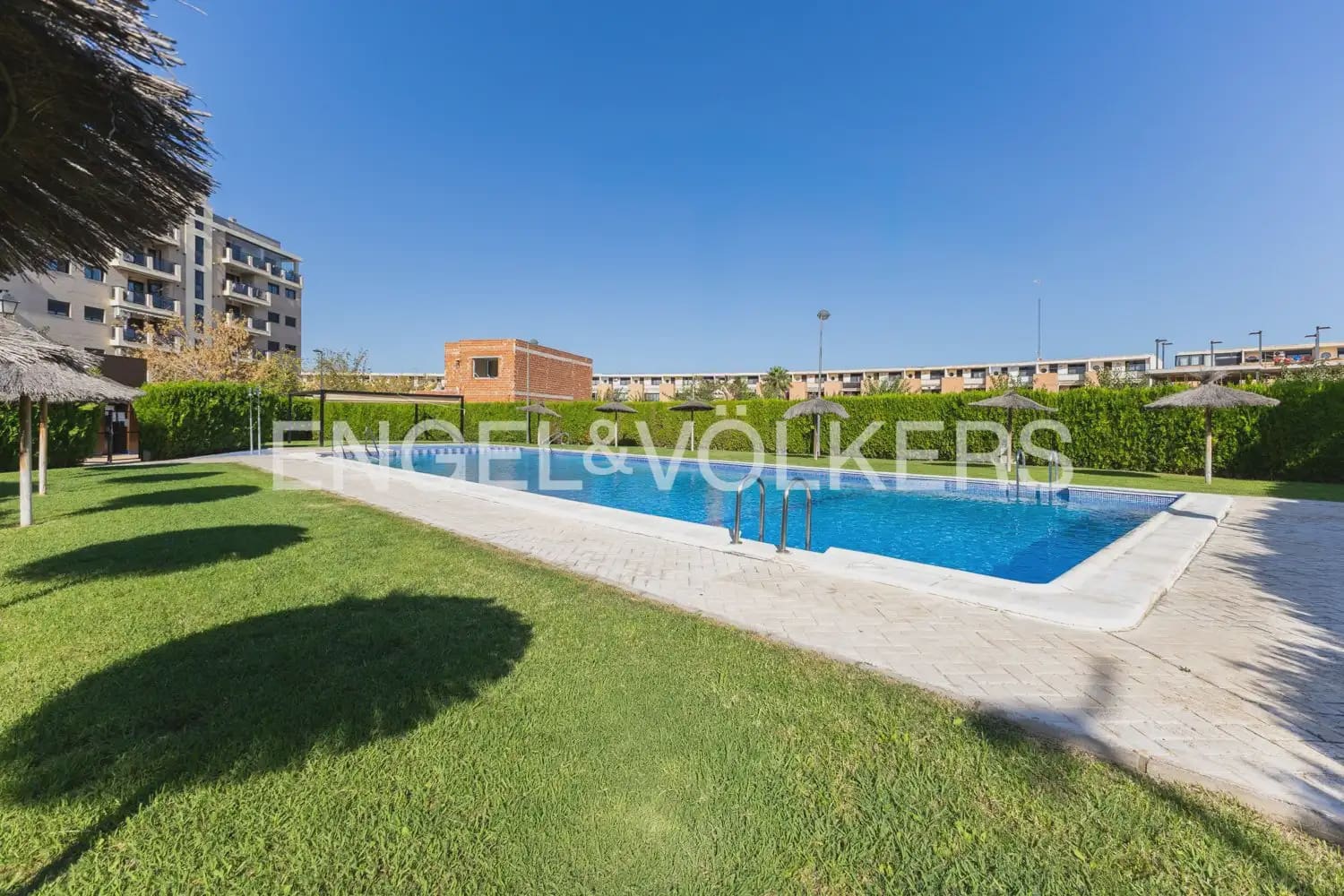 1 slaapkamer Flat te huur in Puig met zwembad garage - € 1.000 (Ref: 10153860)