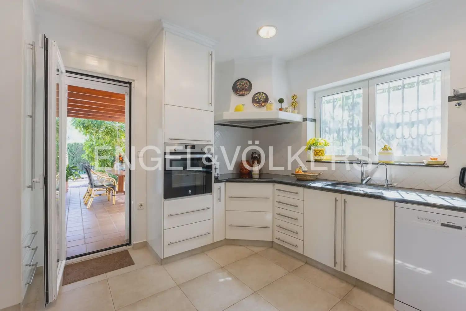 6 slaapkamer Villa te koop in Denia met zwembad garage - € 975.000 (Ref: 10153883)