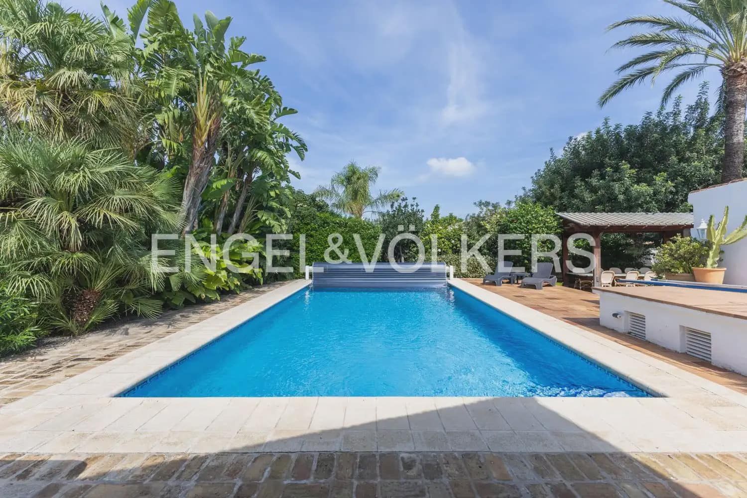 6 slaapkamer Villa te koop in Denia met zwembad garage - € 975.000 (Ref: 10153883)