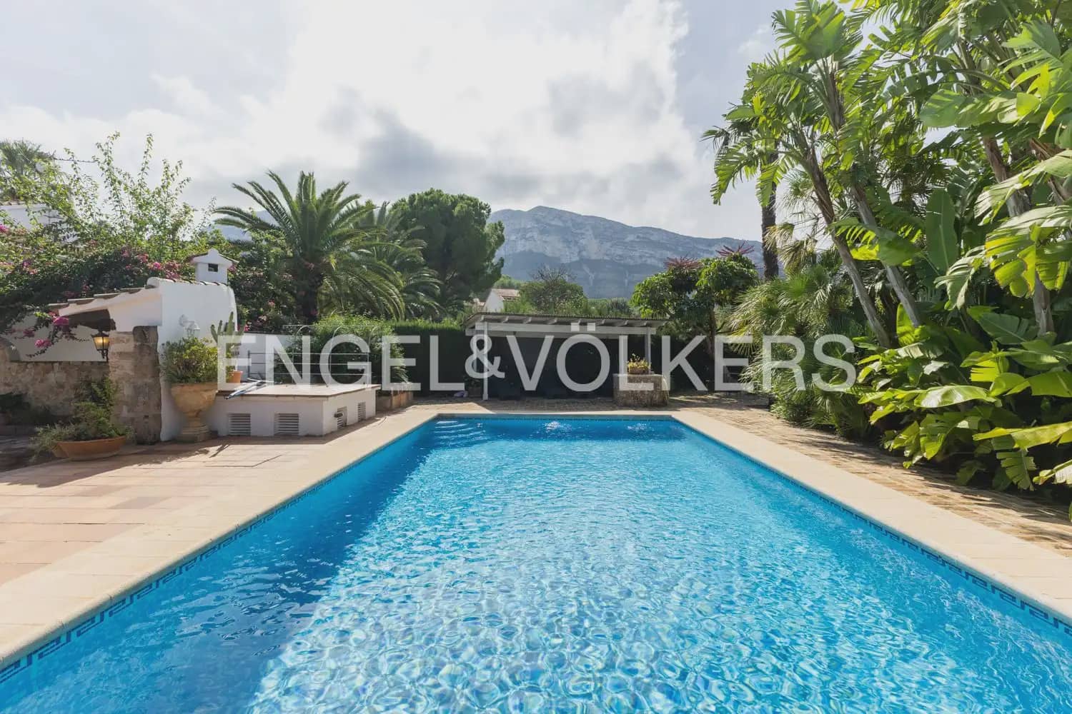 6 slaapkamer Villa te koop in Denia met zwembad garage - € 975.000 (Ref: 10153883)