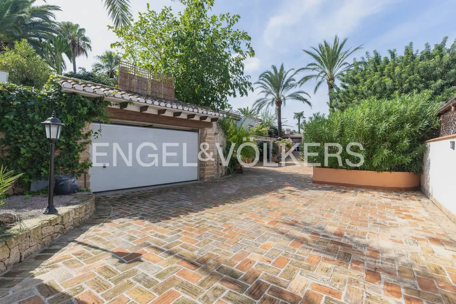 6 slaapkamer Villa te koop in Denia met zwembad garage - € 975.000 (Ref: 10153883)