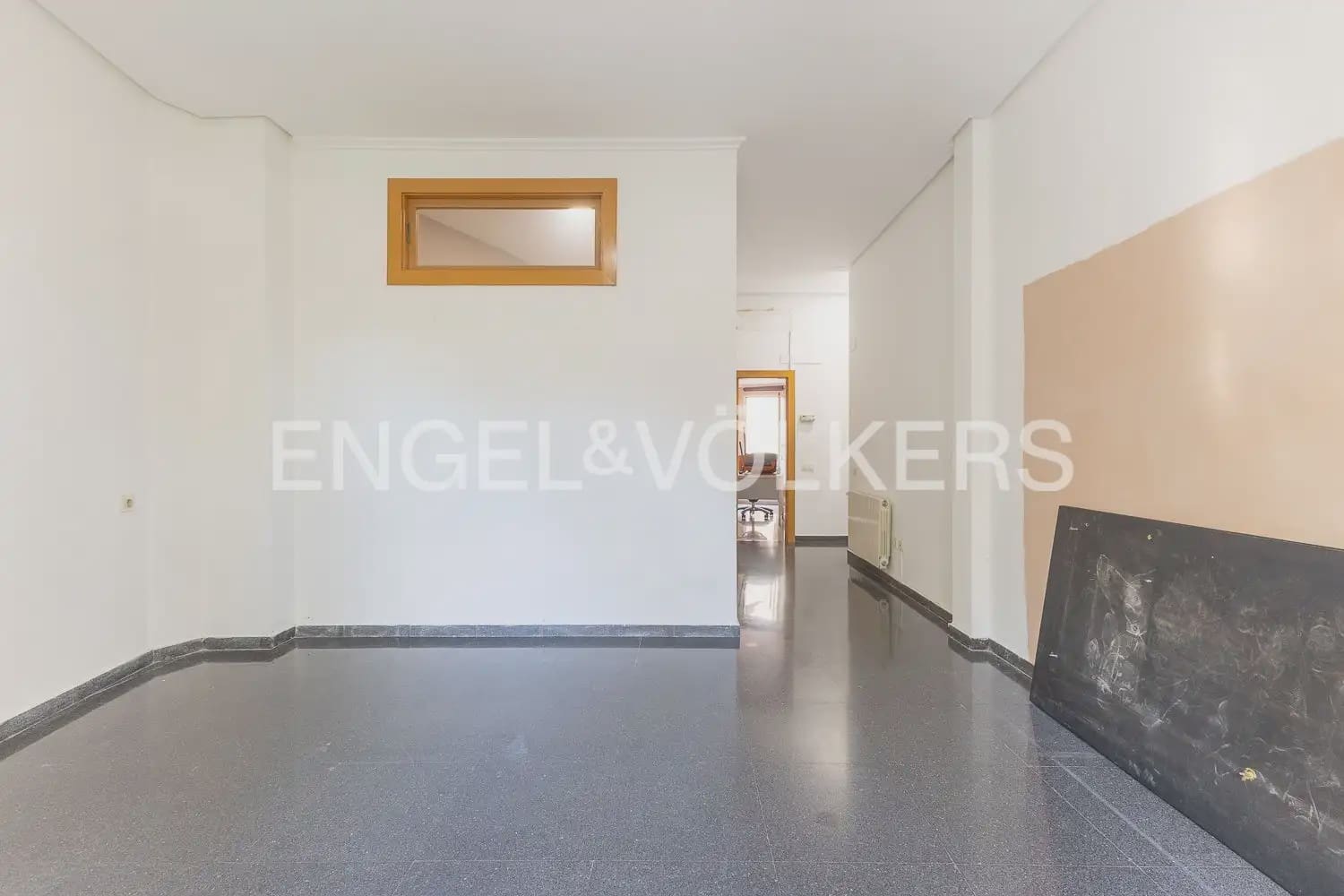 2 bedroom Flat for sale in Valencia city with garage - € 450,000 (Ref: 10154036)
