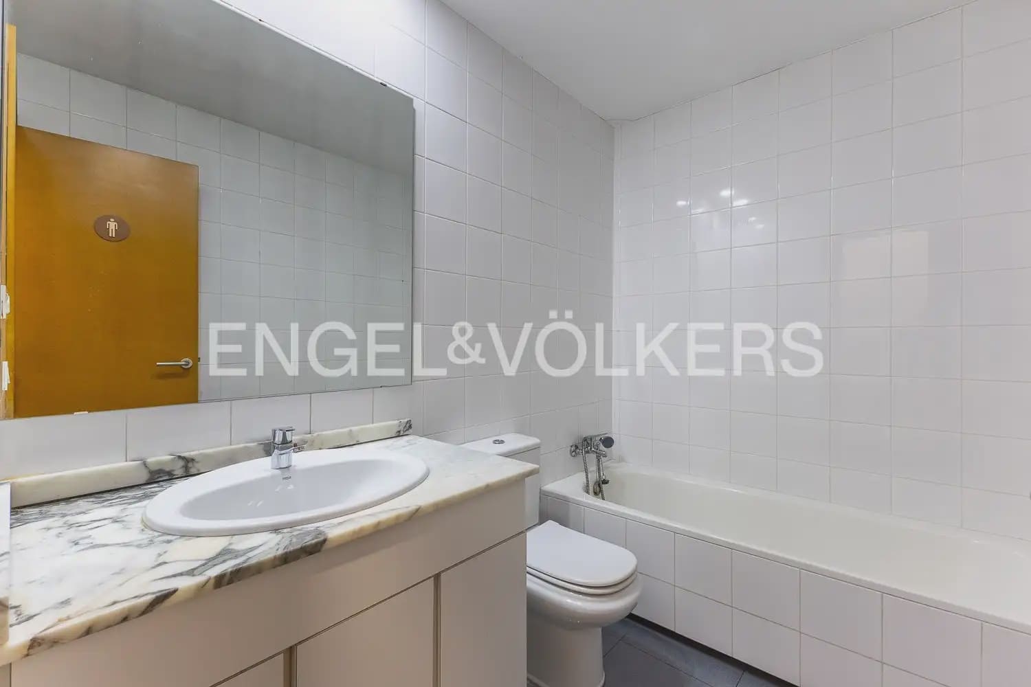 2 bedroom Flat for sale in Valencia city with garage - € 450,000 (Ref: 10154036)