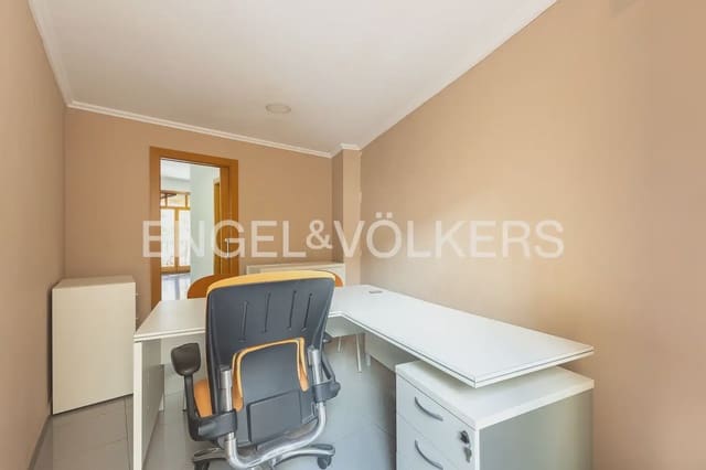 2 bedroom Flat for sale in El Carme, Valencia city with garage - € 450,000 (Ref: 10154036)
