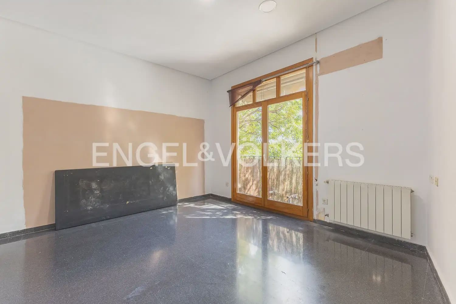 2 bedroom Flat for sale in Valencia city with garage - € 450,000 (Ref: 10154036)
