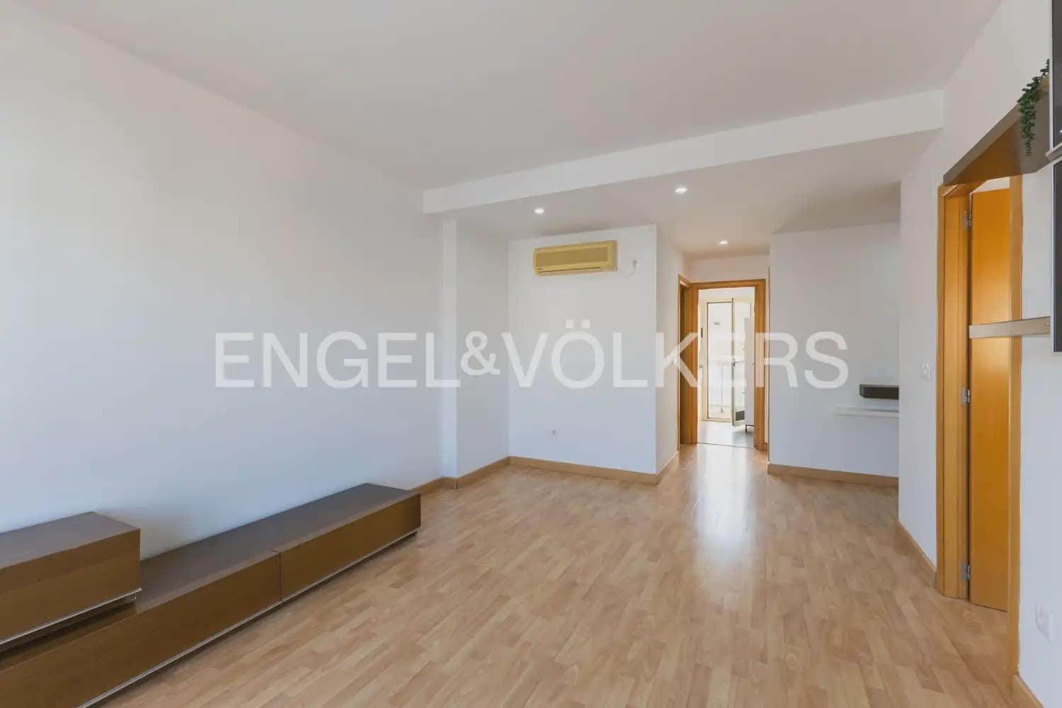 2 bedroom Flat for rent in Sagunto / Sagunt with garage - € 1,150 (Ref: 10154038)