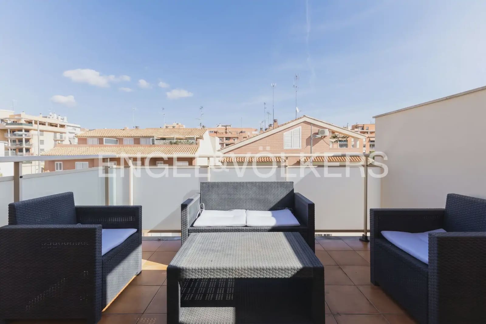 2 bedroom Flat for rent in Sagunto / Sagunt with garage - € 1,150 (Ref: 10154038)