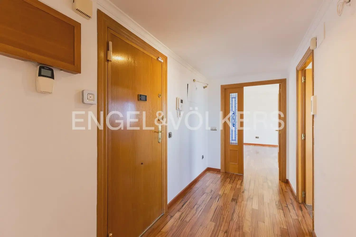 Ático de 4 habitaciones en València ciudad en alquiler con garaje - 2.600 € (Ref: 10154039)