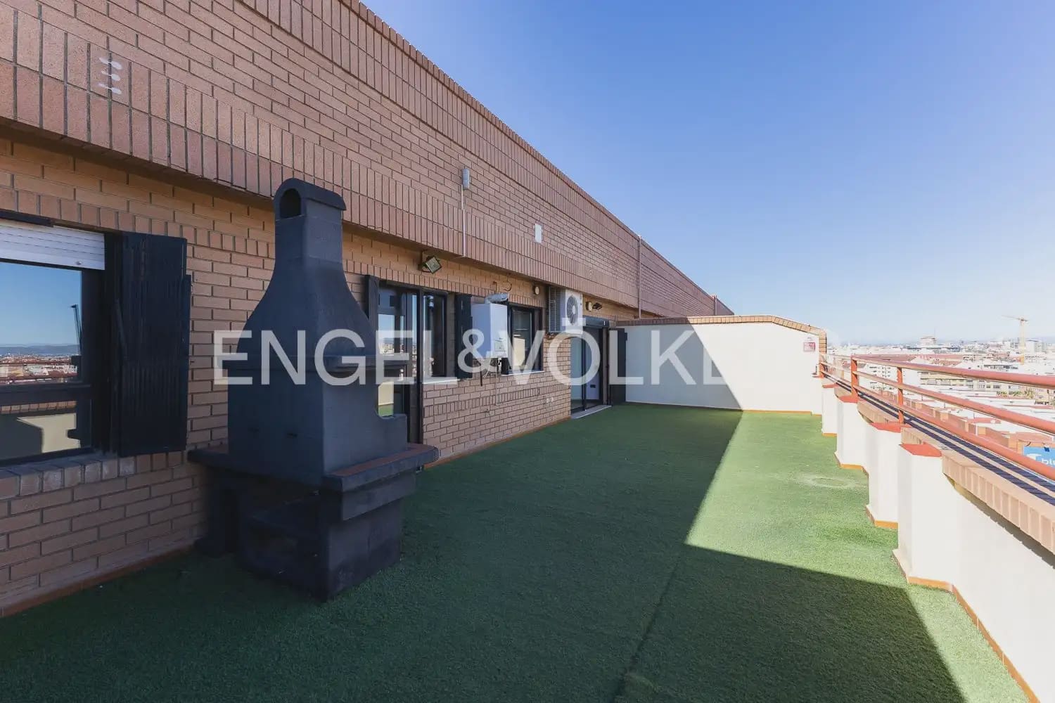 Ático de 4 habitaciones en València ciudad en alquiler con garaje - 2.600 € (Ref: 10154039)