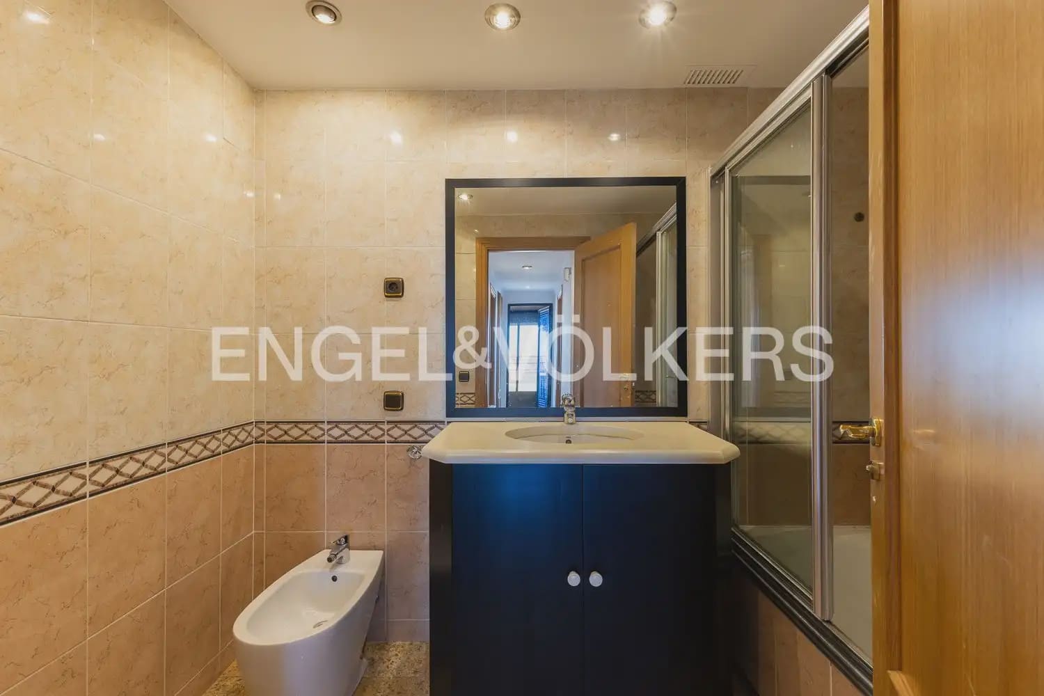 Ático de 4 habitaciones en València ciudad en alquiler con garaje - 2.600 € (Ref: 10154039)