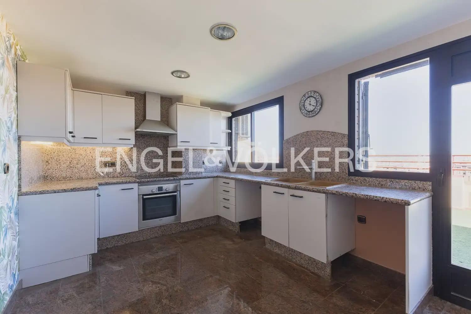 Ático de 4 habitaciones en València ciudad en alquiler con garaje - 2.600 € (Ref: 10154039)