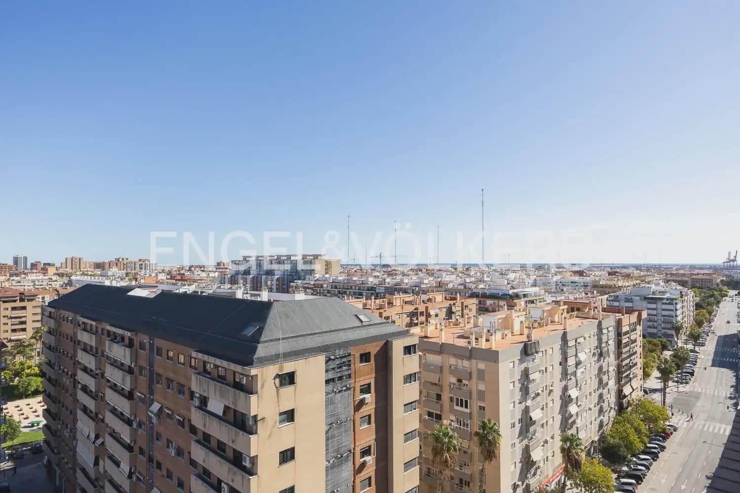 Ático de 4 habitaciones en València ciudad en alquiler con garaje - 2.600 € (Ref: 10154039)