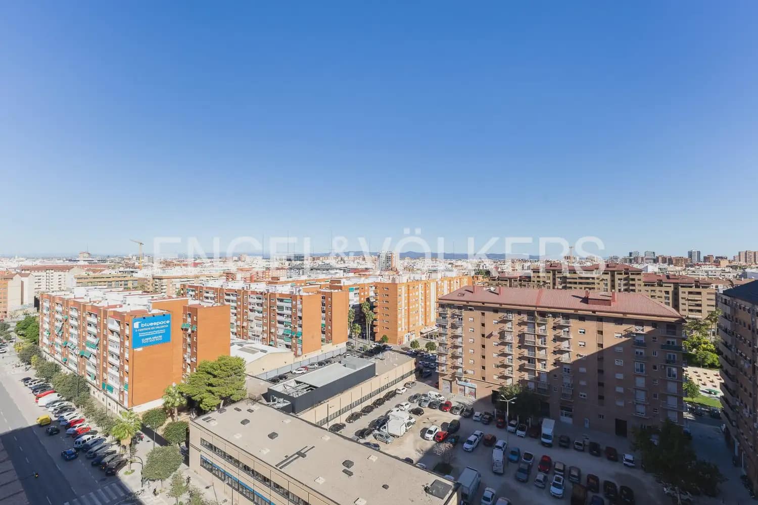 Ático de 4 habitaciones en València ciudad en alquiler con garaje - 2.600 € (Ref: 10154039)