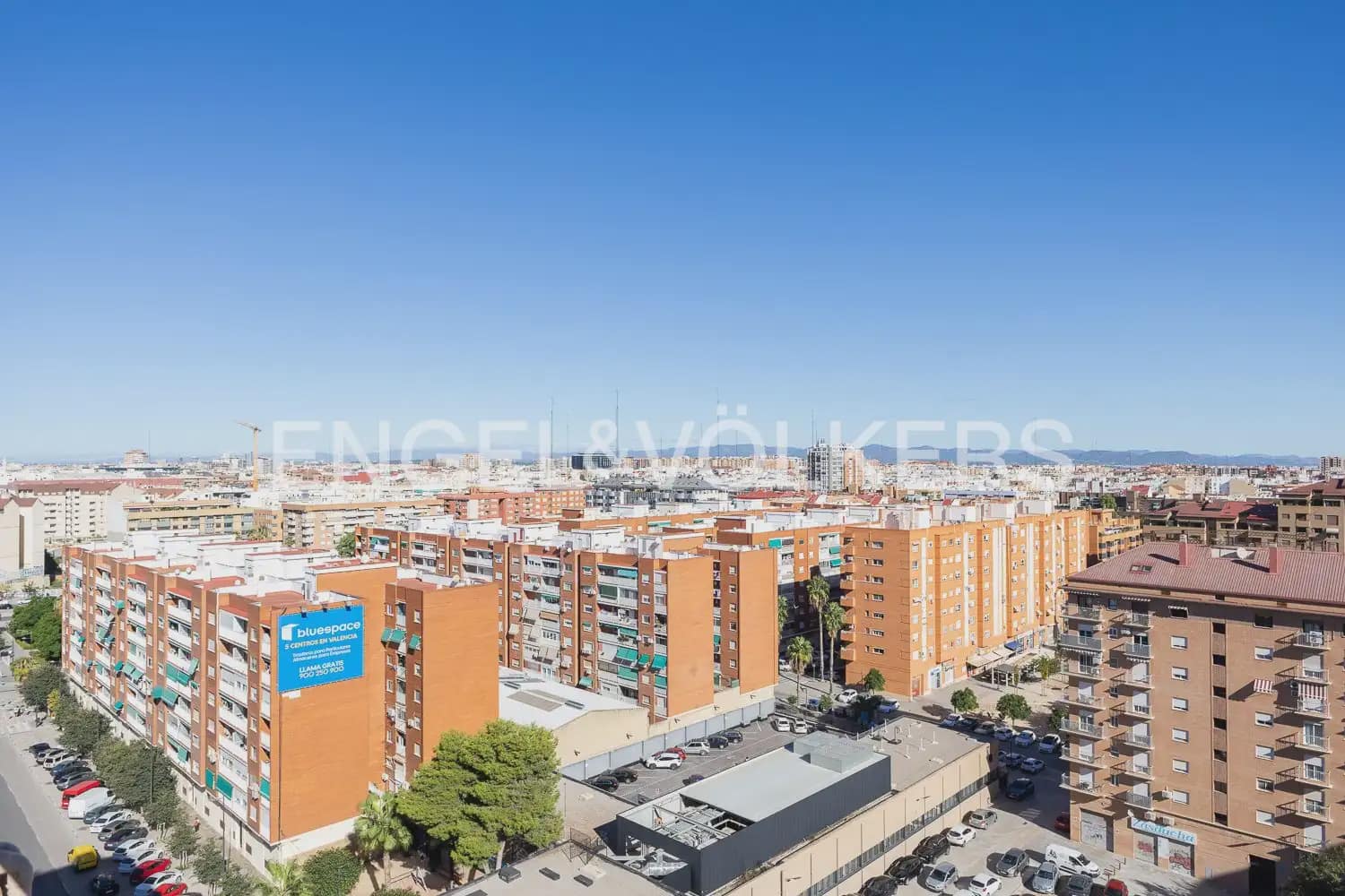 Ático de 4 habitaciones en València ciudad en alquiler con garaje - 2.600 € (Ref: 10154039)