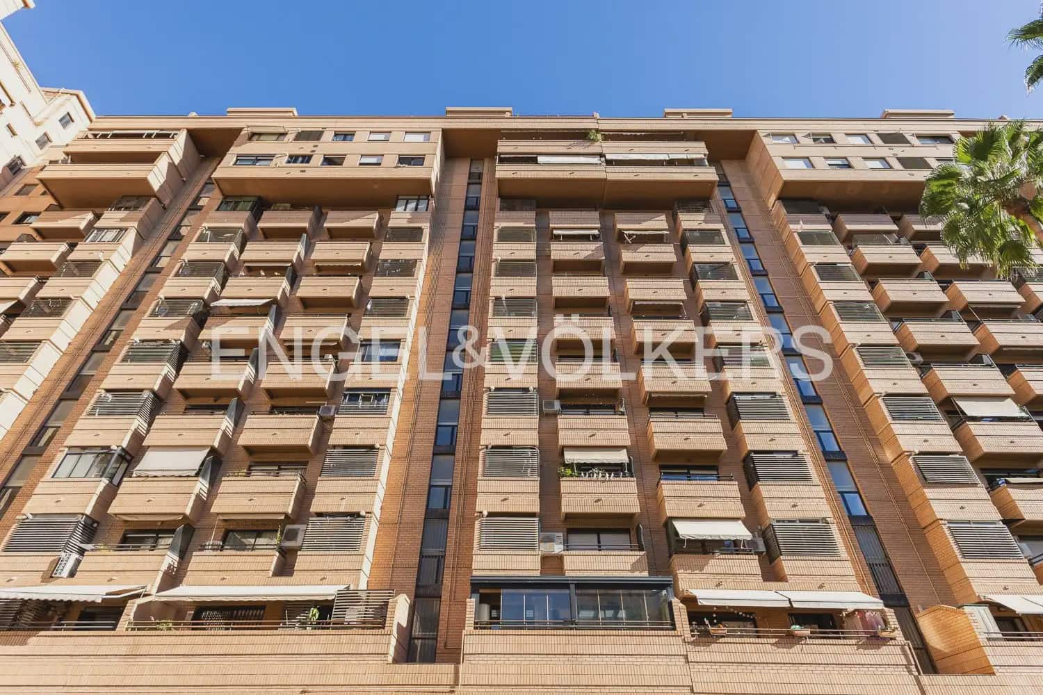 Ático de 4 habitaciones en València ciudad en alquiler con garaje - 2.600 € (Ref: 10154039)
