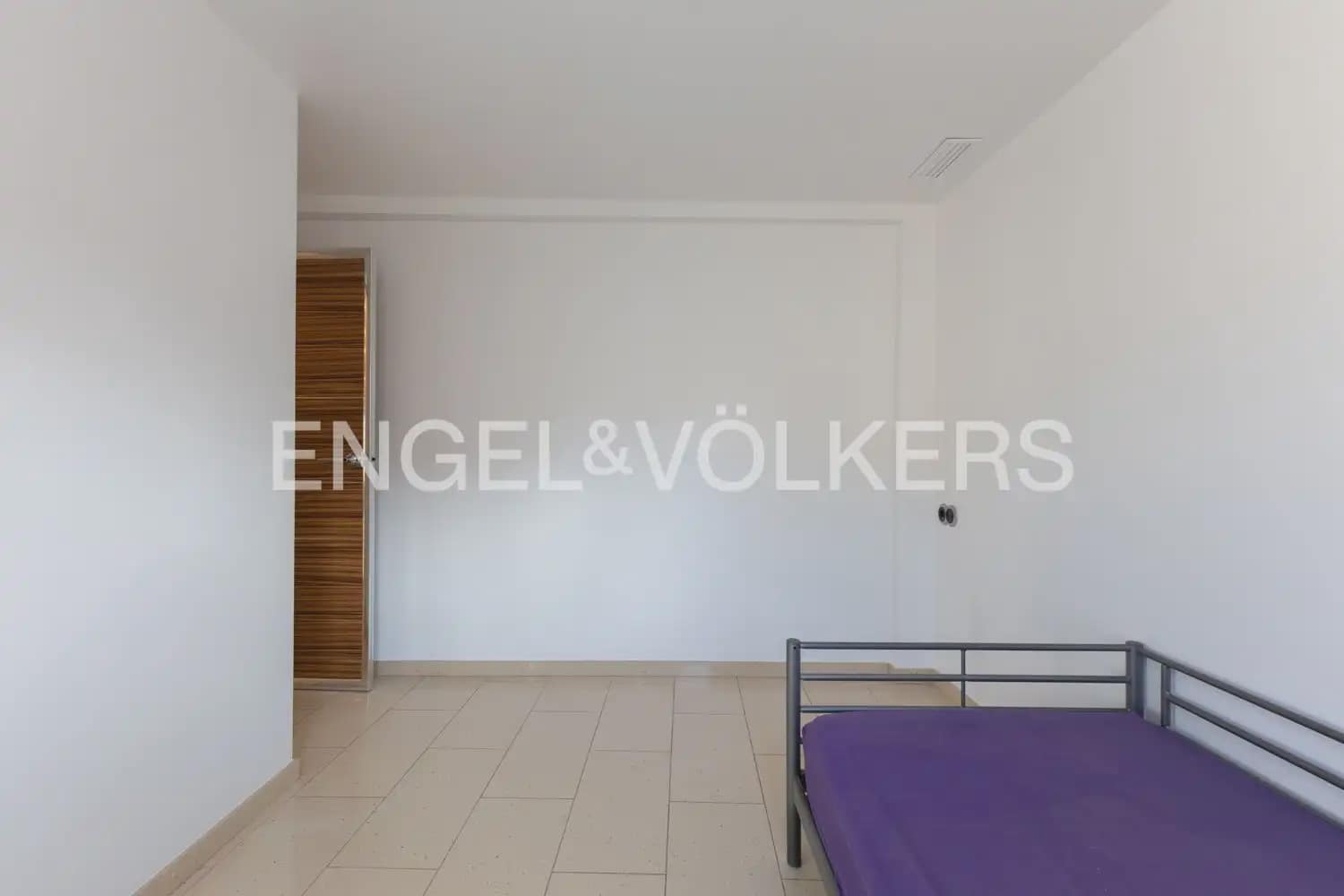 3 bedroom Townhouse for rent in Valencia city - € 1,900 (Ref: 10154291)