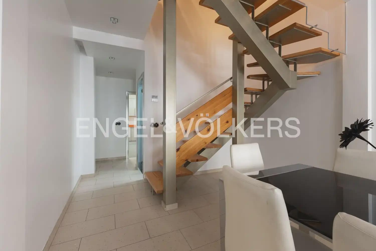 3 bedroom Townhouse for rent in Valencia city - € 1,900 (Ref: 10154291)