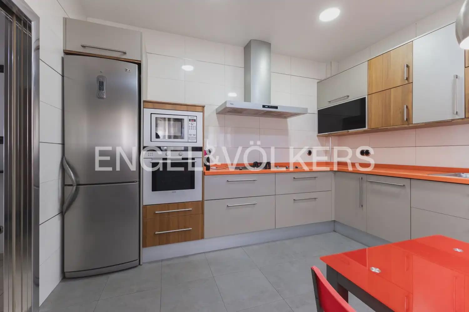3 bedroom Townhouse for rent in Valencia city - € 1,900 (Ref: 10154291)