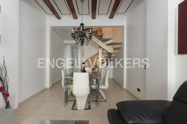 3 bedroom Townhouse for rent in Cabanyal-Canyamelar, Valencia city - € 1,900 (Ref: 10154291)