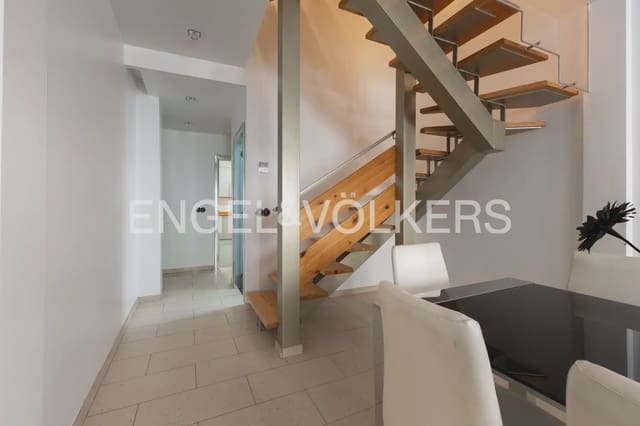 3 bedroom Townhouse for rent in Cabanyal-Canyamelar, Valencia city - € 1,900 (Ref: 10154291)