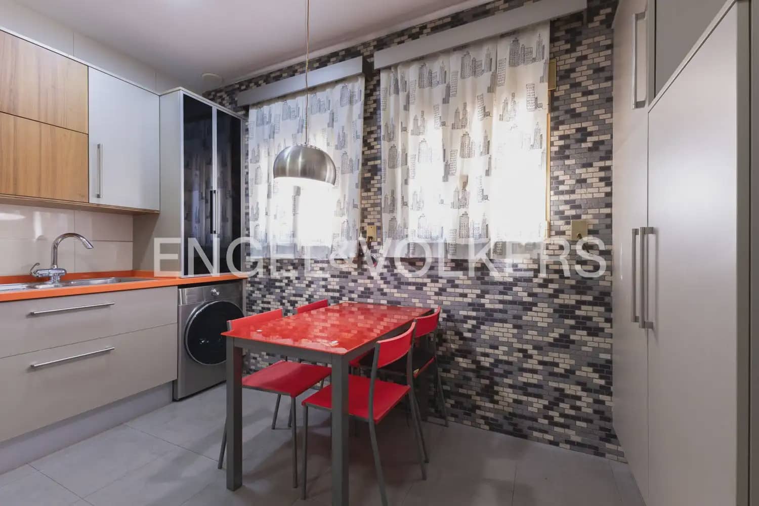 3 bedroom Townhouse for rent in Valencia city - € 1,900 (Ref: 10154291)