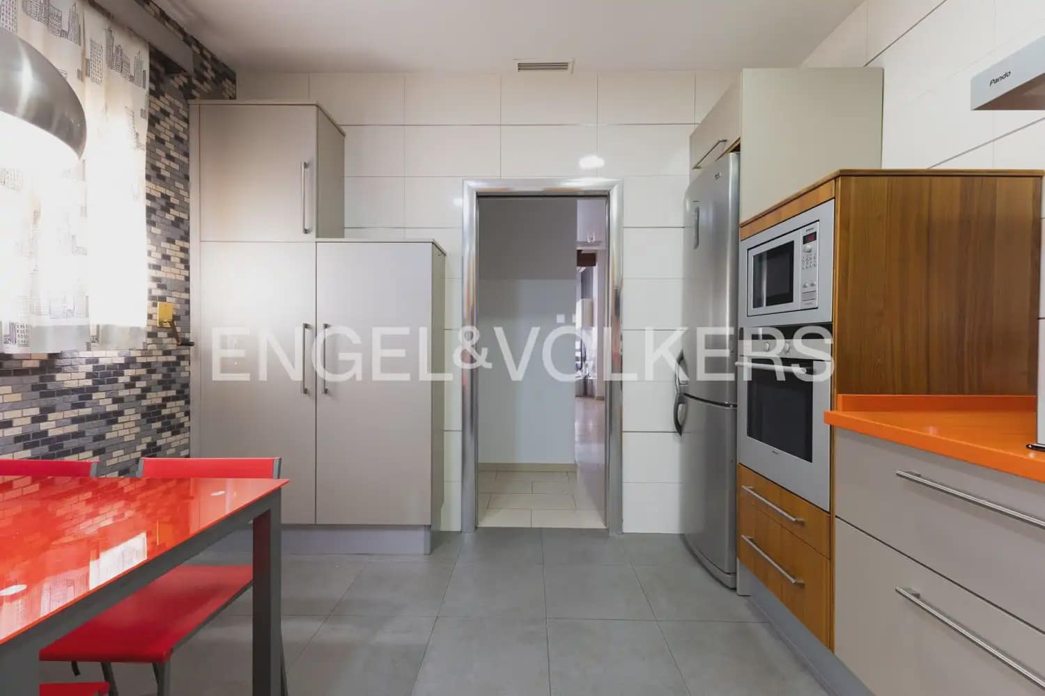 3 bedroom Townhouse for rent in Valencia city - € 1,900 (Ref: 10154291)