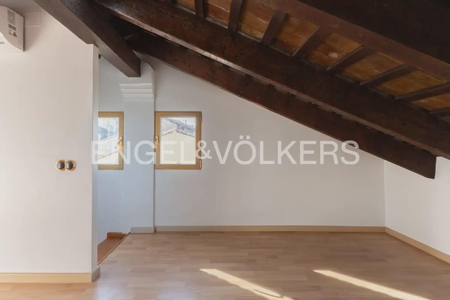 3 bedroom Townhouse for rent in Valencia city - € 1,900 (Ref: 10154291)