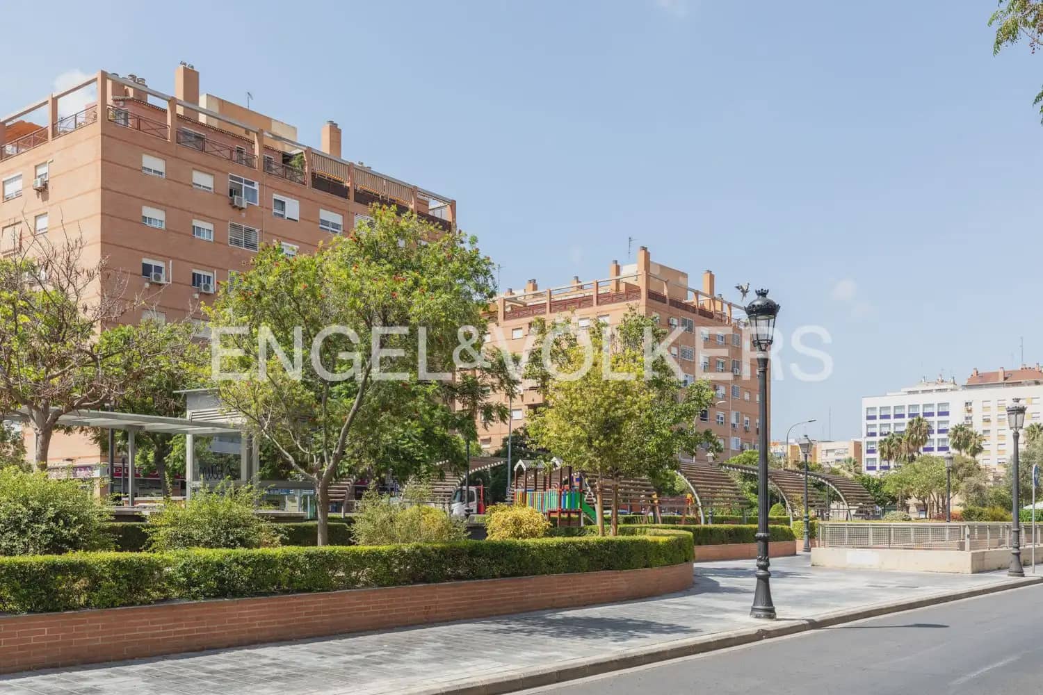 3 bedroom Townhouse for rent in Valencia city - € 1,900 (Ref: 10154291)